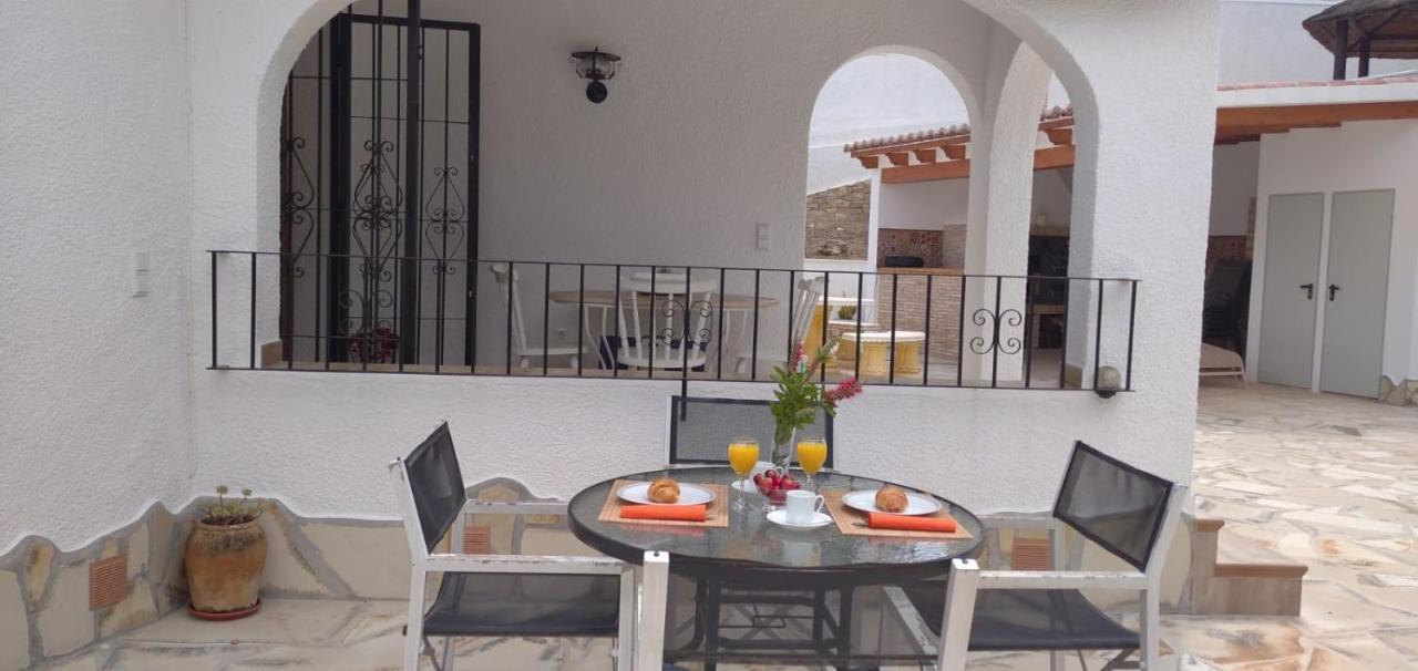 Villa Alhambra - Dale A Tu Familia Las Vacaciones Y El Descanso Que Se Merecen Calpe Exterior photo
